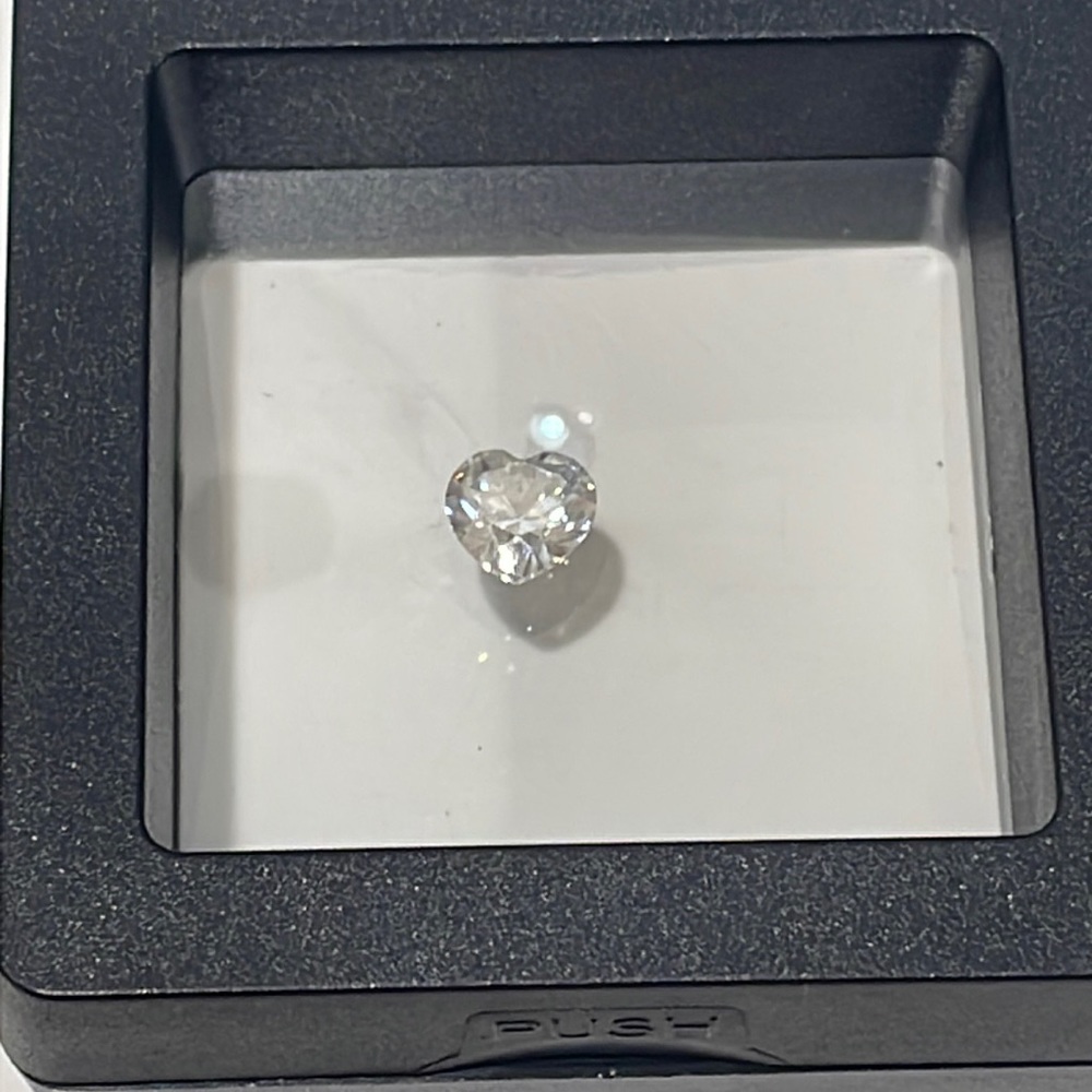 Loose Moissanite Heart